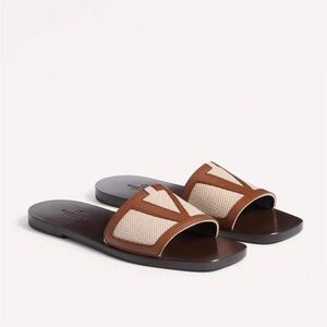 Valentino Garavani Viva Superstar Slide Sandal